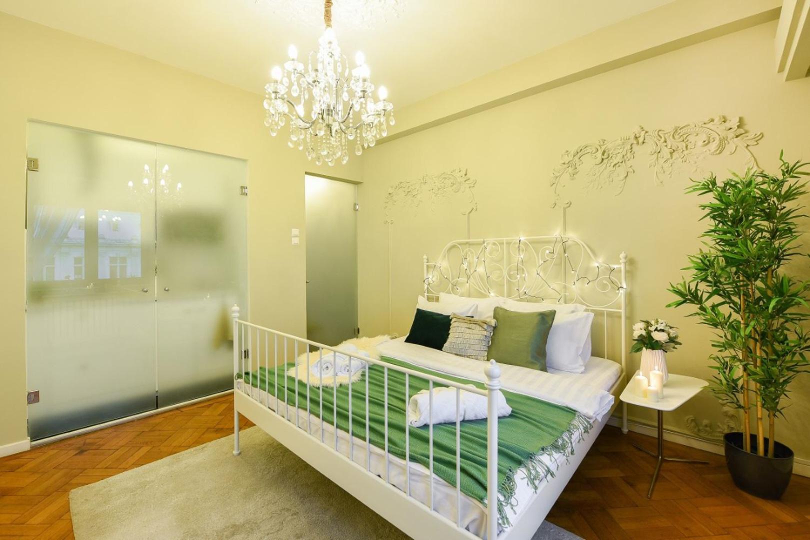 Cozy Studio Overlooking The Old Town Boekarest Buitenkant foto